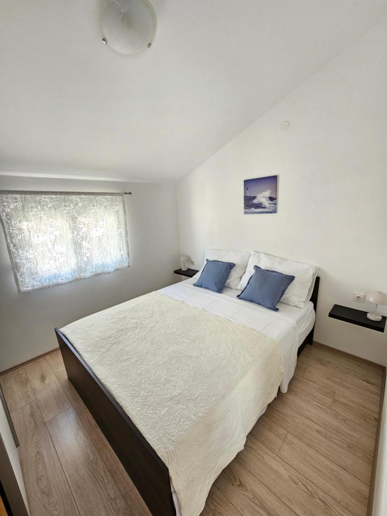 Apartment Vip Pirovac Exterior photo